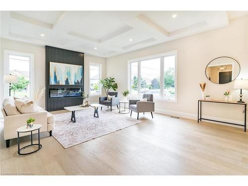 1 West Avenue, Stoney Creek, ON - Indoor Photo Showing Living Room