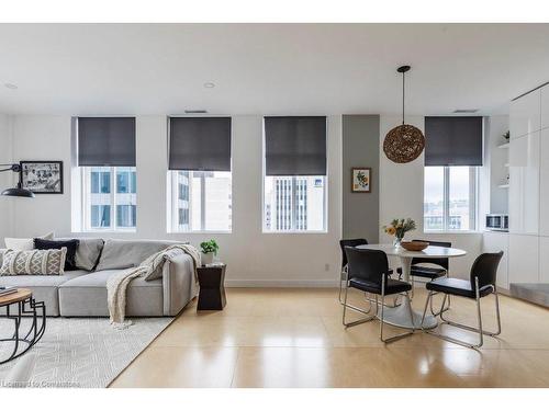 702-36 James Street S, Hamilton, ON - Indoor Photo Showing Living Room