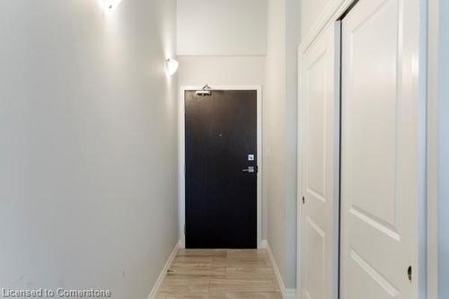 317-170 Rockhaven Lane, Waterdown, ON - Indoor Photo Showing Other Room