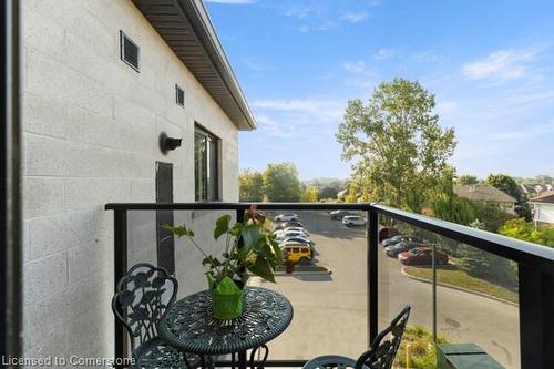 317-170 Rockhaven Lane, Waterdown, ON - Outdoor With Balcony