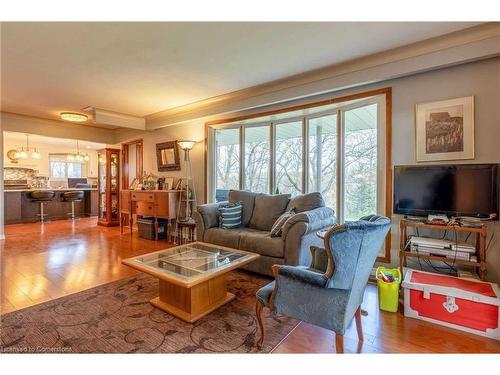 183 Main Street S, St. George, ON - Indoor Photo Showing Living Room