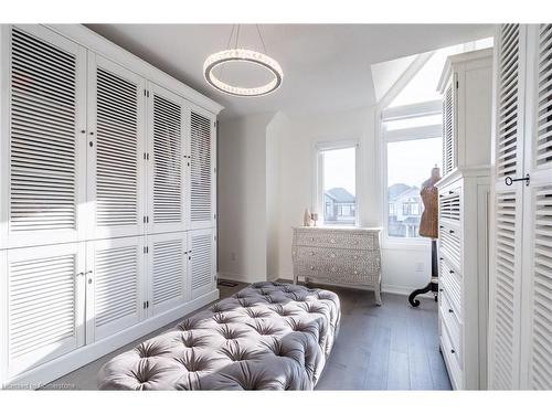 128 Fairey Crescent, Mount Hope, ON - Indoor Photo Showing Bedroom