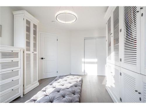 128 Fairey Crescent, Mount Hope, ON - Indoor Photo Showing Bedroom