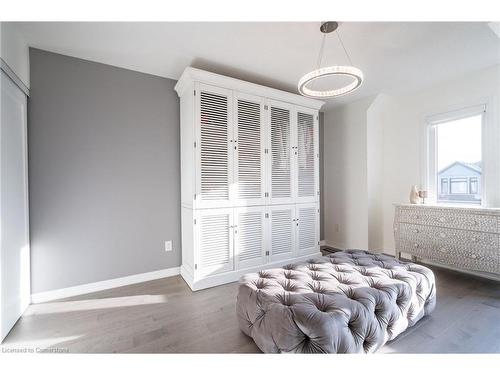 128 Fairey Crescent, Mount Hope, ON - Indoor Photo Showing Bedroom