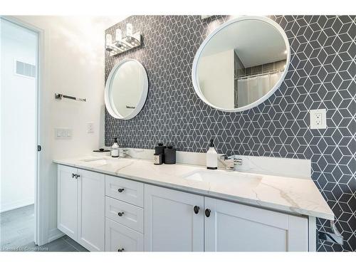 128 Fairey Crescent, Mount Hope, ON - Indoor Photo Showing Bathroom