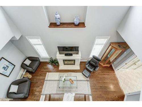 4 Truedell Circle, Waterdown, ON - Indoor Photo Showing Living Room