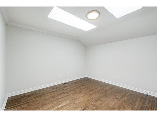 4 Truedell Circle, Waterdown, ON - Indoor Photo Showing Other Room