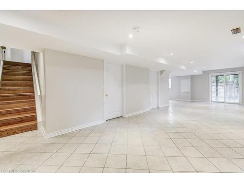 4 Truedell Circle, Waterdown, ON - Indoor Photo Showing Other Room