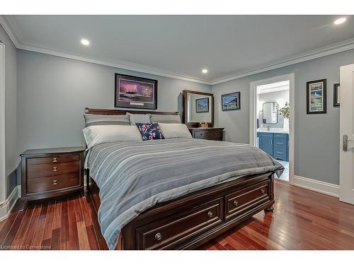 2428 Lakeshore Road, Burlington, ON - Indoor Photo Showing Bedroom