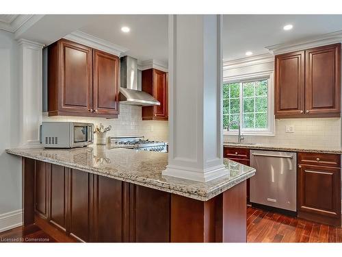 2428 Lakeshore Road, Burlington, ON - Indoor Photo Showing Kitchen