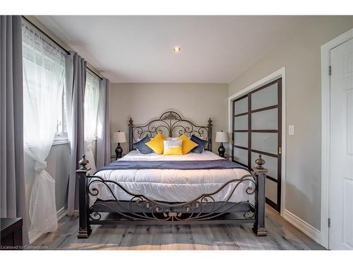 21 Hillgarden Road, St. Catharines, ON - Indoor Photo Showing Bedroom