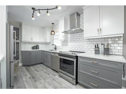 21 Hillgarden Road, St. Catharines, ON - Indoor Photo Showing Kitchen With Upgraded Kitchen