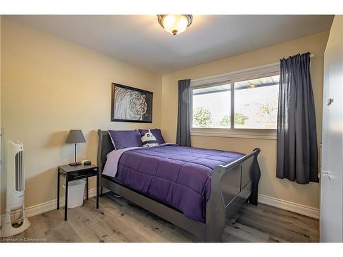 21 Hillgarden Road, St. Catharines, ON - Indoor Photo Showing Bedroom