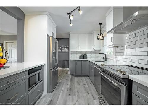 21 Hillgarden Road, St. Catharines, ON - Indoor Photo Showing Kitchen With Upgraded Kitchen