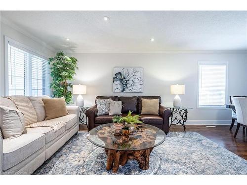 5740 Stibbard Road, Mississauga, ON - Indoor Photo Showing Living Room