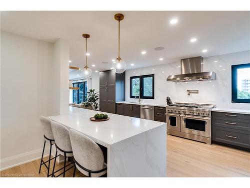 27 Hildegard Drive, Hamilton, ON - Indoor Photo Showing Kitchen With Upgraded Kitchen