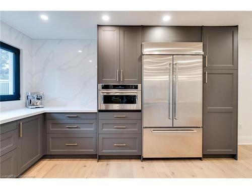 27 Hildegard Drive, Hamilton, ON - Indoor Photo Showing Kitchen