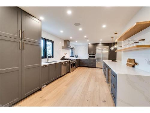 27 Hildegard Drive, Hamilton, ON - Indoor Photo Showing Kitchen With Upgraded Kitchen