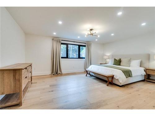 27 Hildegard Drive, Hamilton, ON - Indoor Photo Showing Bedroom