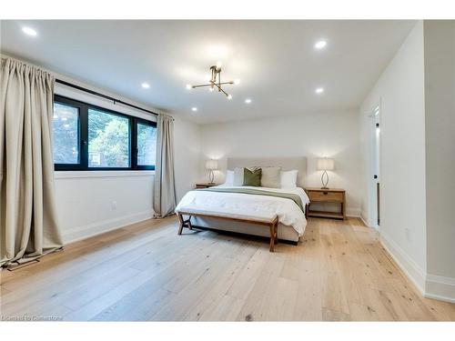 27 Hildegard Drive, Hamilton, ON - Indoor Photo Showing Bedroom