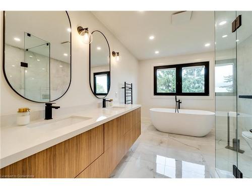 27 Hildegard Drive, Hamilton, ON - Indoor Photo Showing Bathroom