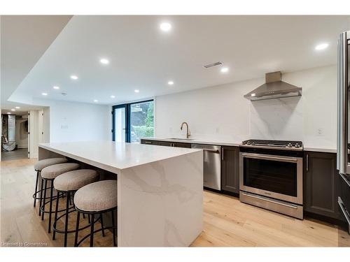 27 Hildegard Drive, Hamilton, ON - Indoor Photo Showing Kitchen With Upgraded Kitchen