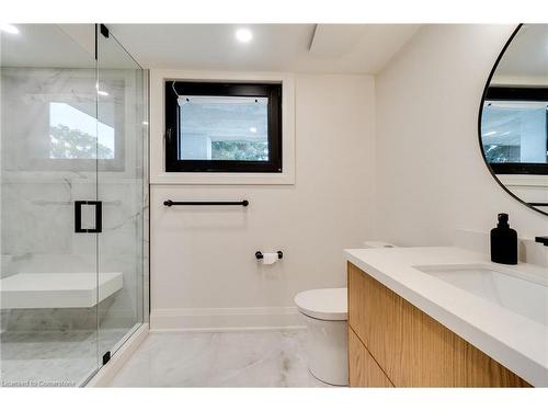 27 Hildegard Drive, Hamilton, ON - Indoor Photo Showing Bathroom