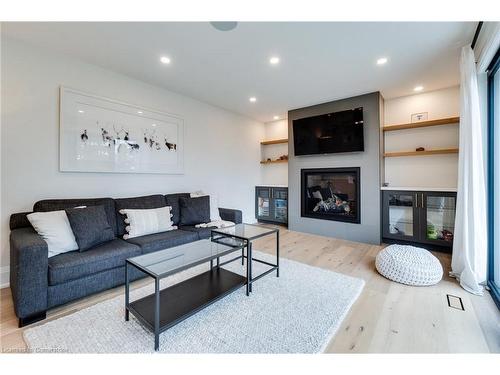 27 Hildegard Drive, Hamilton, ON - Indoor Photo Showing Living Room With Fireplace