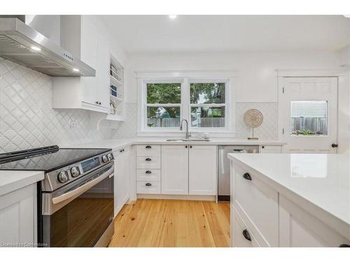 3 East Street, Grimsby, ON - Indoor Photo Showing Kitchen With Upgraded Kitchen