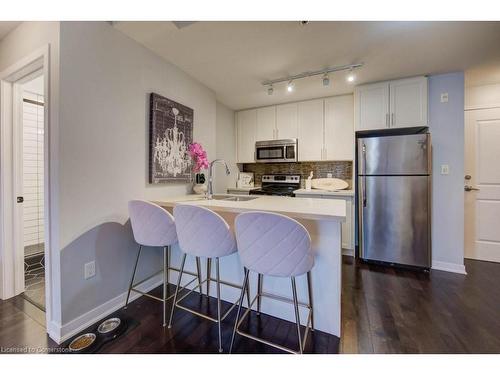 404-90 Charlton Avenue W, Hamilton, ON - Indoor Photo Showing Kitchen With Stainless Steel Kitchen