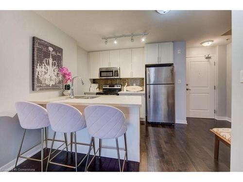 404-90 Charlton Avenue W, Hamilton, ON - Indoor Photo Showing Kitchen With Stainless Steel Kitchen