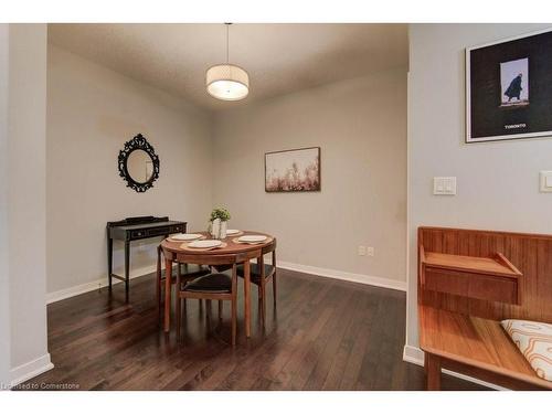 404-90 Charlton Avenue W, Hamilton, ON - Indoor Photo Showing Dining Room