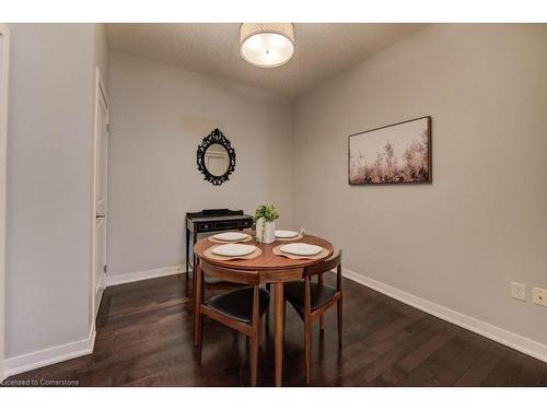 404-90 Charlton Avenue W, Hamilton, ON - Indoor Photo Showing Dining Room