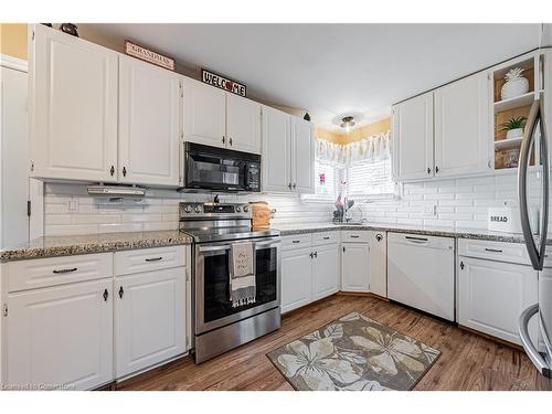 417 East 43Rd Street, Hamilton, ON - Indoor Photo Showing Kitchen