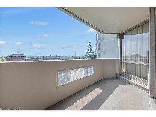 606-1201 North Shore Boulevard E, Burlington, ON - Outdoor With Balcony With Exterior