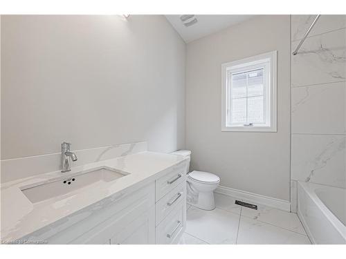 63 Cesar Place, Ancaster, ON - Indoor Photo Showing Bathroom