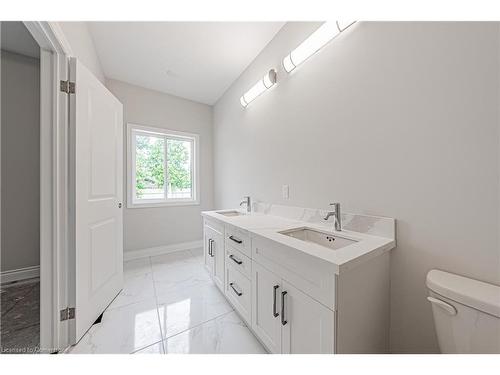 63 Cesar Place, Ancaster, ON - Indoor Photo Showing Bathroom