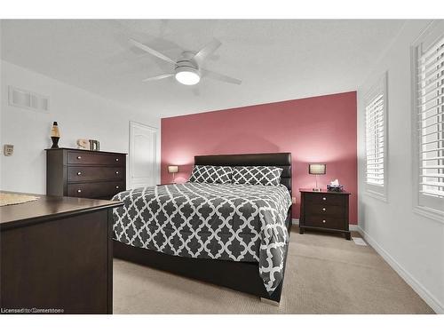 35 Willowbanks Terrace, Hamilton, ON - Indoor Photo Showing Bedroom