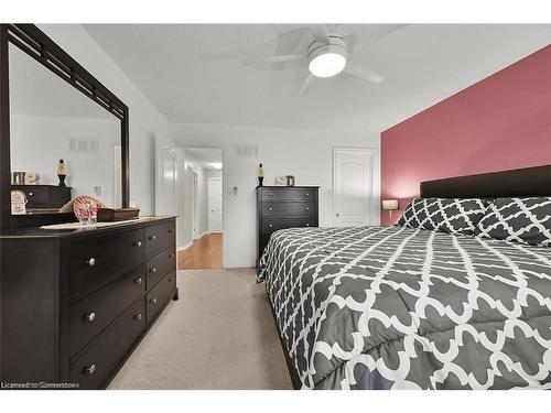 35 Willowbanks Terrace, Hamilton, ON - Indoor Photo Showing Bedroom