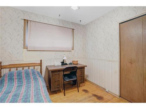 38 Dubarry Boulevard, Hamilton, ON - Indoor Photo Showing Bedroom