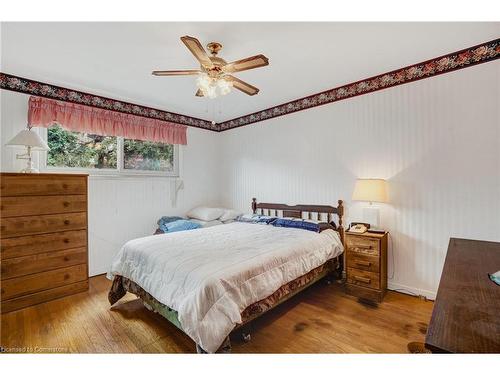 38 Dubarry Boulevard, Hamilton, ON - Indoor Photo Showing Bedroom