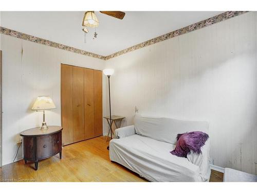 38 Dubarry Boulevard, Hamilton, ON - Indoor Photo Showing Bedroom