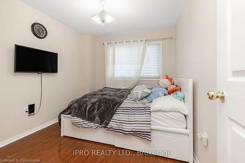 112-2555 Thomas Street, Mississauga, ON - Indoor Photo Showing Bedroom