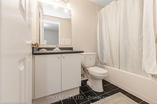 112-2555 Thomas Street, Mississauga, ON - Indoor Photo Showing Bathroom