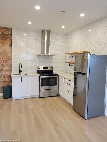 2-262 Robert Street, Hamilton, ON - Indoor Photo Showing Kitchen With Stainless Steel Kitchen