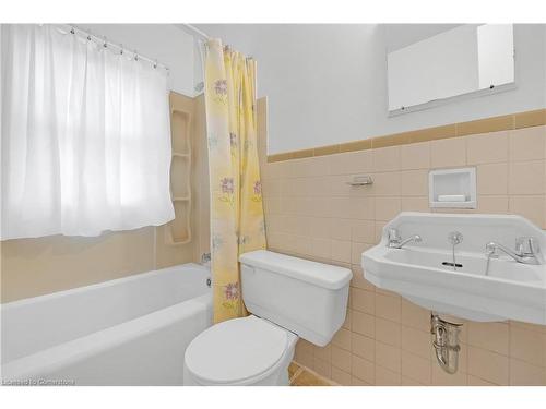 955 Lawrence Road, Hamilton, ON - Indoor Photo Showing Bathroom