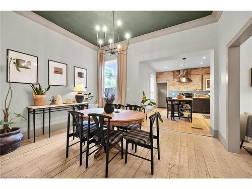 365 Catharine Street N, Hamilton, ON - Indoor Photo Showing Dining Room