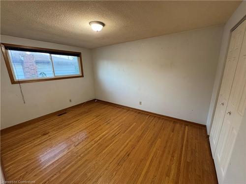 4006 Flemish Drive, Burlington, ON - Indoor Photo Showing Other Room