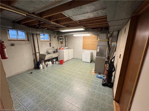 4006 Flemish Drive, Burlington, ON - Indoor Photo Showing Basement