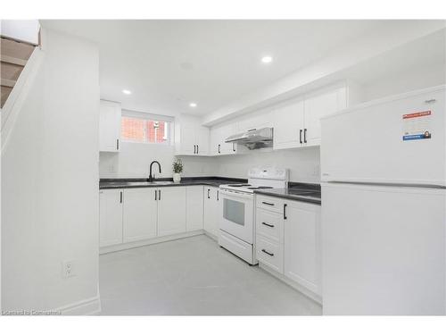 413 Murray Street, Grimsby, ON - Indoor Photo Showing Kitchen